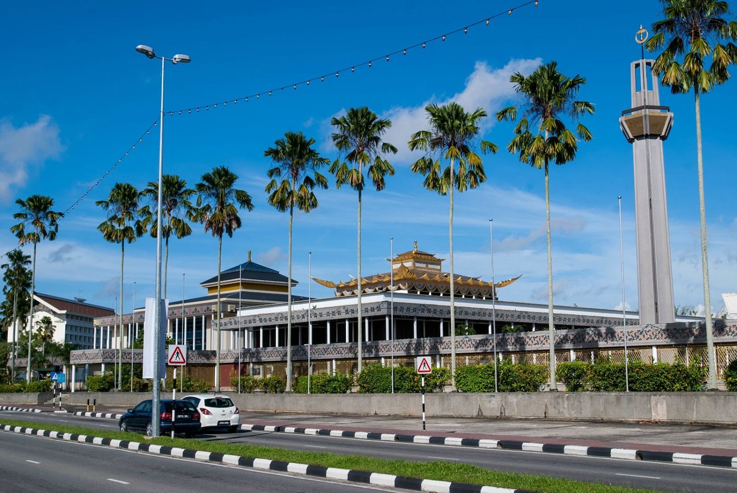 В Арт-Макс низкие цены на горящие путёвки в Бруней 2017